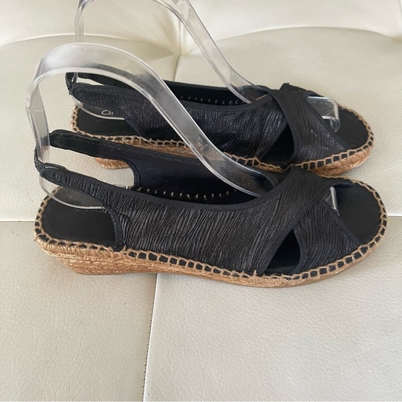 André Assous Women's Black Espadrille Wedge Sandals Size 7 - Picture 1 of 11